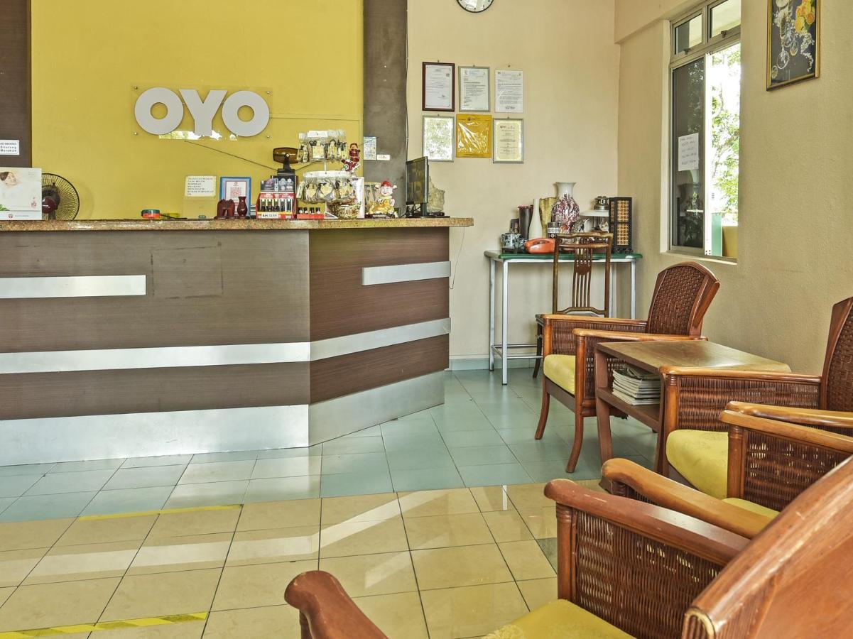 Super Oyo 44036 Hotel De Perdana Hill Batu Pahat Exterior photo