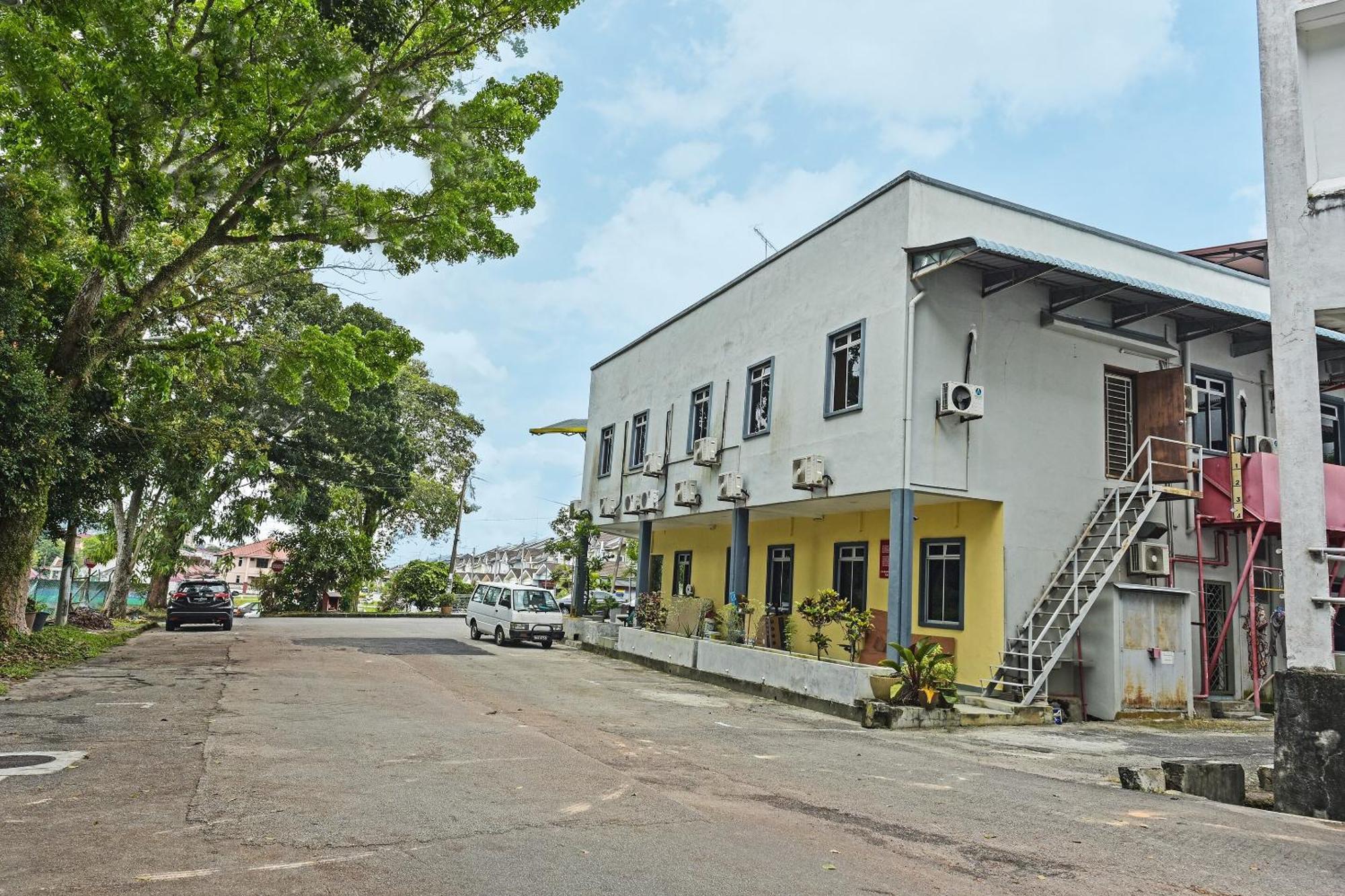 Super Oyo 44036 Hotel De Perdana Hill Batu Pahat Exterior photo